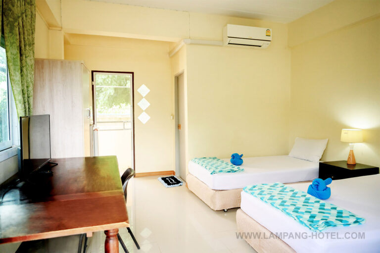 ห้องพัก โรงแรมบ้านสวนลุงอี๋ หอพัก ห้องเช่า ที่พักใกล้ศูนย์โรงพยาบาลมะเร็ง ลำปาง