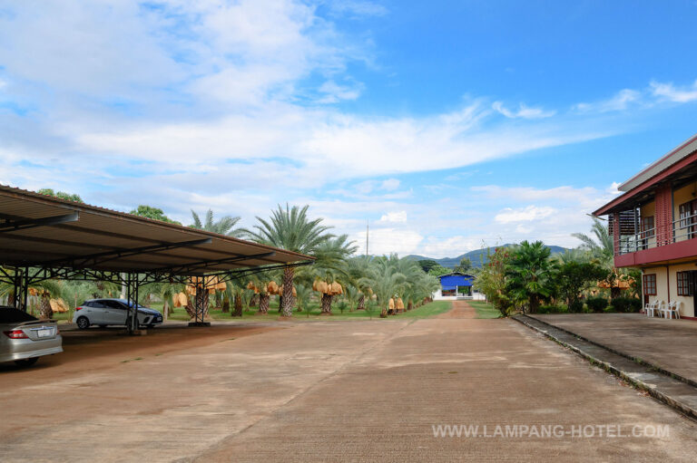 ห้องพัก โรงแรมบ้านสวนลุงอี๋ หอพัก ห้องเช่า ที่พักใกล้ศูนย์โรงพยาบาลมะเร็ง ลำปาง