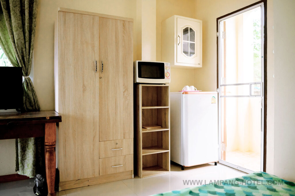 โรงแรมบ้านสวนลุงอี๋ หอพัก ห้องเช่า ห้องพักข้างศูนย์มะเร็งลำปาง