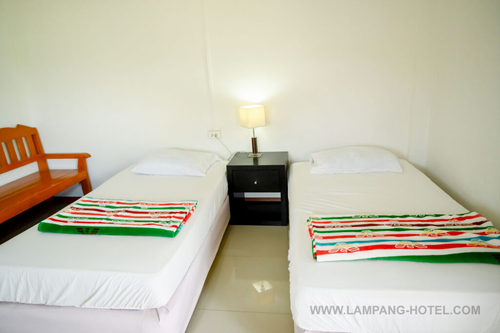 โรงแรมบ้านสวนลุงอี๋ หอพัก ห้องเช่า ห้องพักข้างศูนย์มะเร็งลำปาง